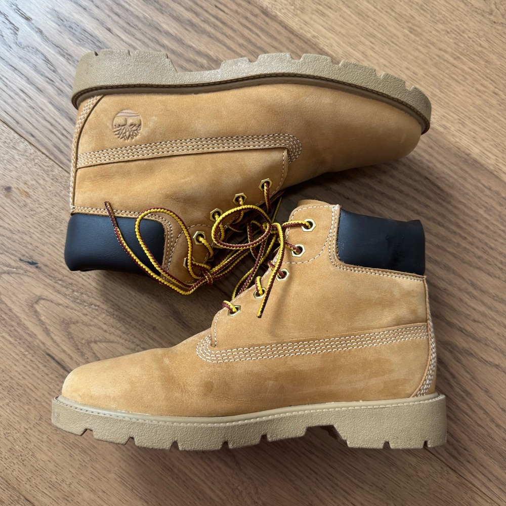 Timberland Children's 6-Inch Waterproof Boot - Wheat Nubuck - Size 1.5 - EUC - Picture 7 of 9